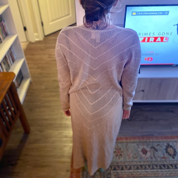 Woman’s Long Open Front Flowy Cardigan 🍂🍁 - Picture 6 of 8